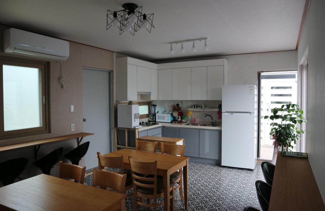 Blue Island Guesthouse Seogwipo Zewnętrze zdjęcie