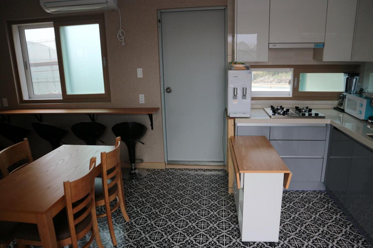Blue Island Guesthouse Seogwipo Zewnętrze zdjęcie