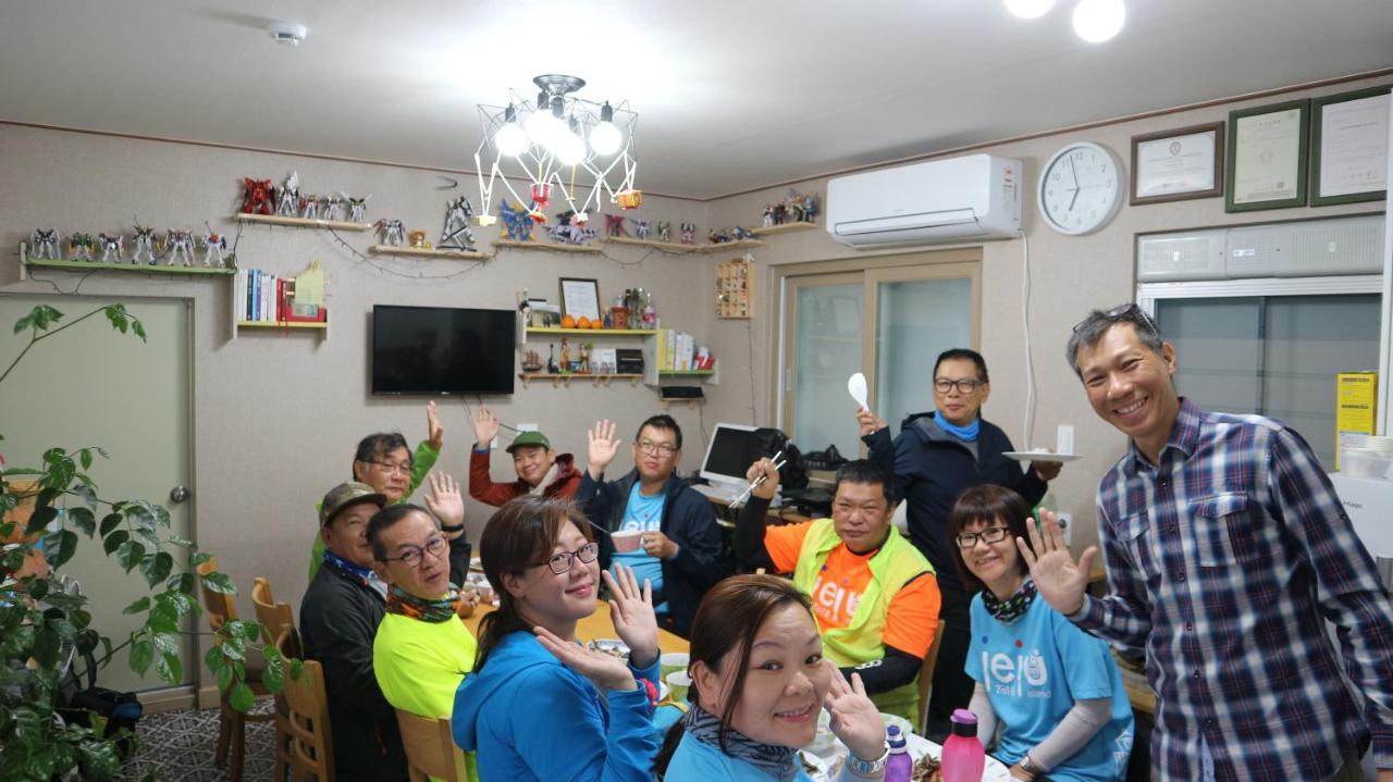 Blue Island Guesthouse Seogwipo Zewnętrze zdjęcie