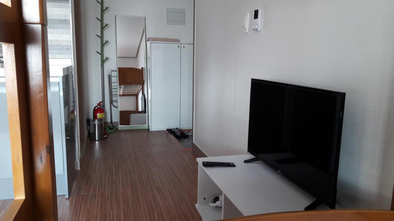 Blue Island Guesthouse Seogwipo Zewnętrze zdjęcie